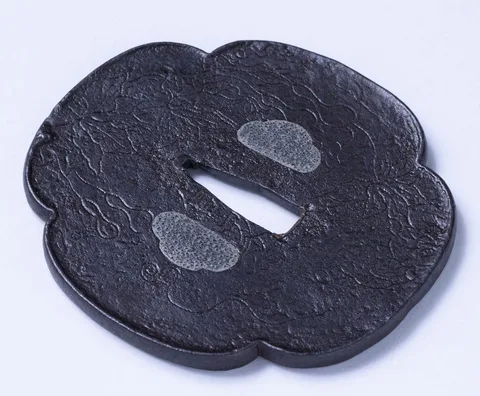 Detalle de Tsuba · Nobuie