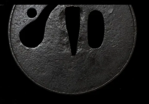 Detalle de Tsuba · Ko-Katchūshi