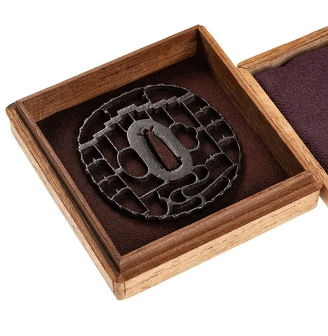 Guarniciones de Tsuba · Kyō-sukashi
