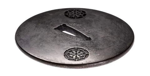 Detalle de Tsuba · Akasaka Tadatoki