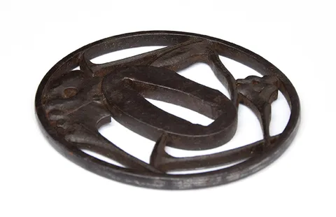 Detalle de Tsuba · Namitoshi